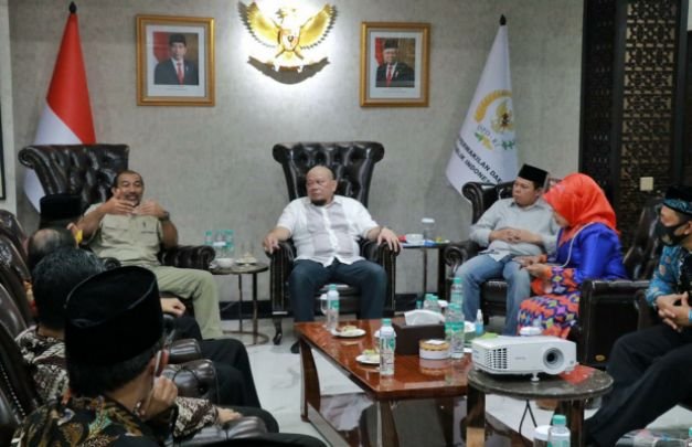Foto : LaNyalla terima perwakilan Rektor UIN dirumah dinasnya