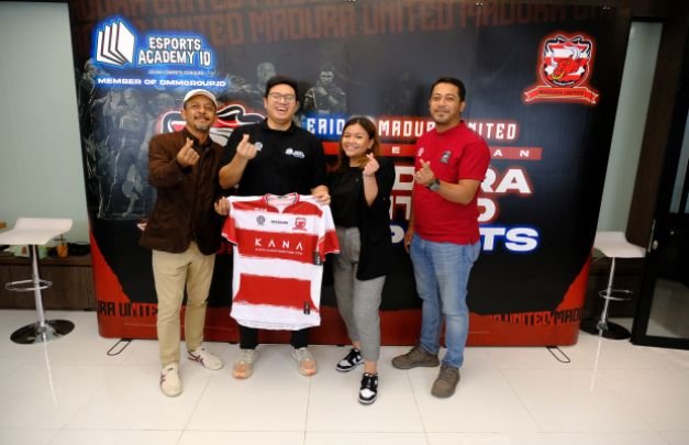 Foto: Zia Ul Haq, Arza Satria Djatmika, Annisa Zhafarina dan Umar Wachdin 