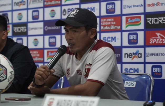 Foto: Asisten Pelatih Madura United Rakhmad Basuki 