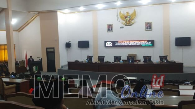Foto : Rapat paripurna di gedung DPRD Sampang 