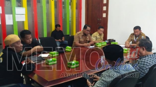 Foto : Ormas Ghaib saat melakukan audiensi di kantor Dinkes dan KB Kabupaten Sampang 