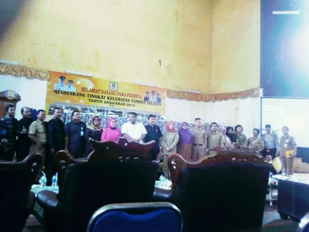 Foto bersama peserta Musrenbang Kecamatan Tambun Selatan