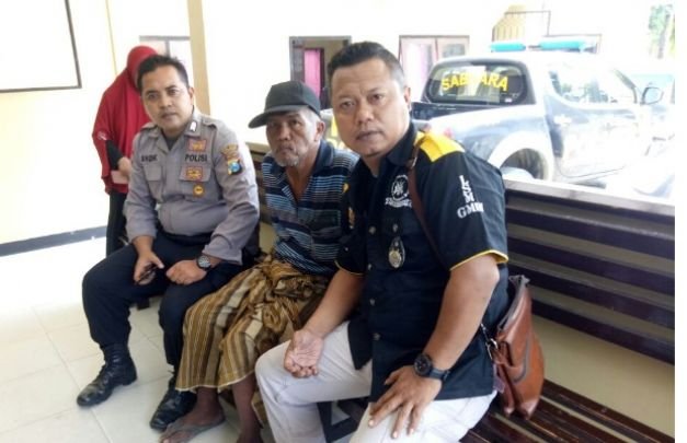 Foto: pria tua asal Surabaya usai ditemukan terdanpar di Sumenep