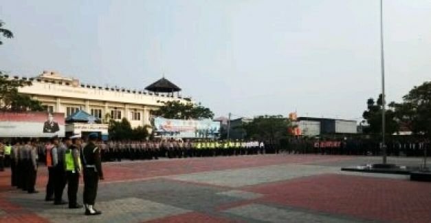 Gelar Apel Gabungan Ops Ketupat Jaya 2018 Di Lapangan Satlantas Polres Metro Bekasi, Jalan K.H. Dewantara, Cikarang Utara, Rabu (6/6/2018).