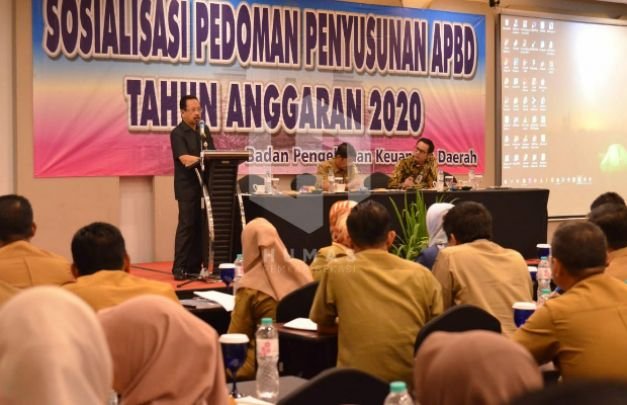 Foto: Sekda Kabupaten Bekasi Uju, saat acara sosialisasi