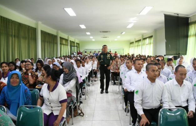 Foto: Mahasiswa dan Civitas Stikes Kendedes Malang