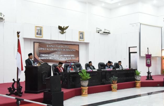 Foto: suasana saat rapat paripurna berlangsung
