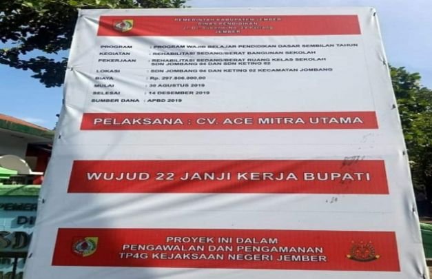 Foto: papan proyek rehab SDN 02 Jember