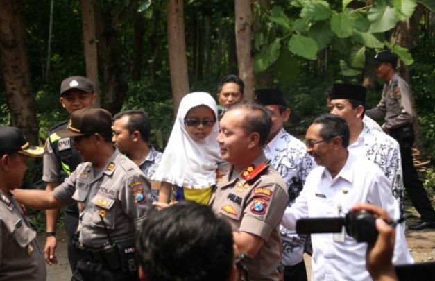 Foto :  Kunjungan Kerja Kapolres Probolinggo Ke SDN Gunggungan Lor 