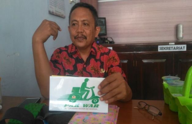 Foto: Camat Pademawu, Fathorrahman Saat di Temui Wartawan MEMOonline.co.id