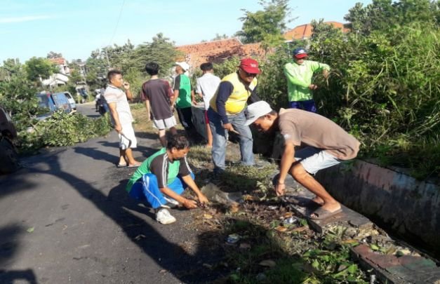 Foto: Kegiatan Kerja Bakti Warga Lada Pamekasan Cegah COVID-19