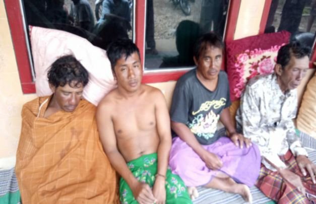 Foto: empat orang korban penumpang KLM Jaya Abadi yang ditemukan selamat