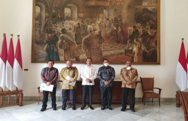 Foto : Presiden bersama jajaran Pimpinan DPD RI, di Istana Bogor