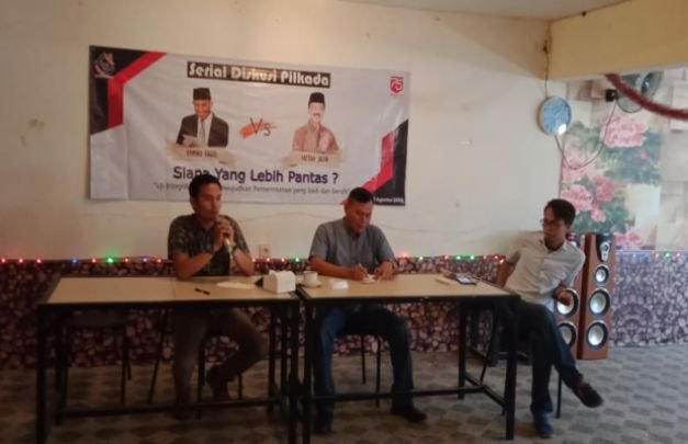 Foto: Suasana diskusi serial pilkada di kedai Andien Sumenep