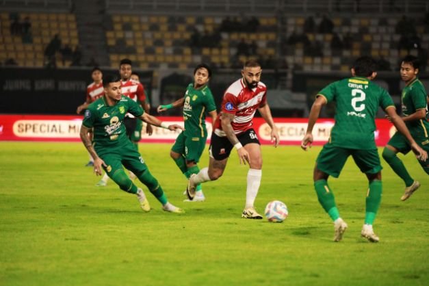 Foto: Laga Derby Suramadu 