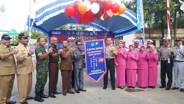 Foto saat pelepasan balon