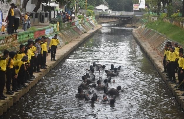 Foto: Tradisi penyambutan Bintara Baru di Mapolres Sumenep