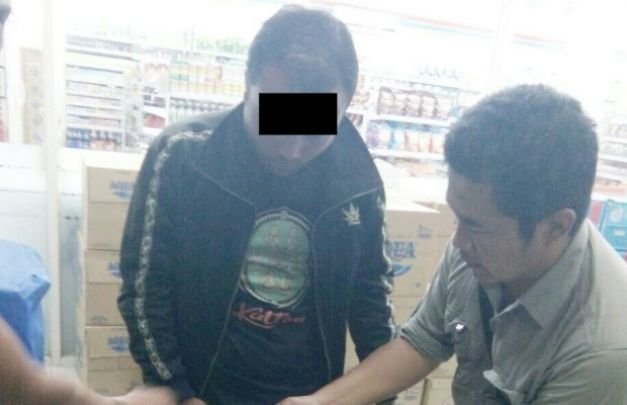 Foto: Tersangka saat digelandang polisi