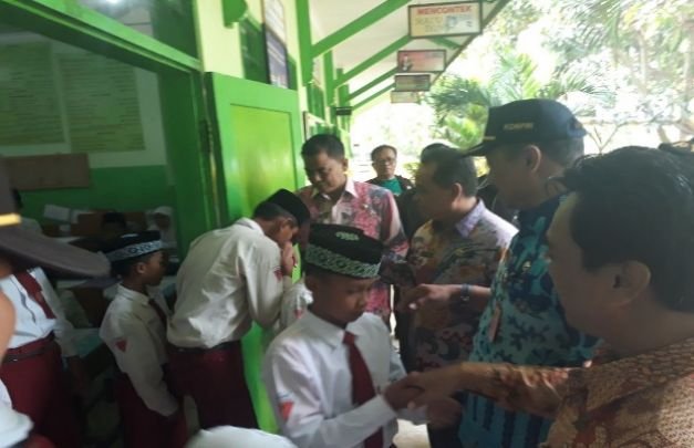 Fota PLh Bupati dan Forpimda Pamekasan saat Memantau Sekolah Dasar