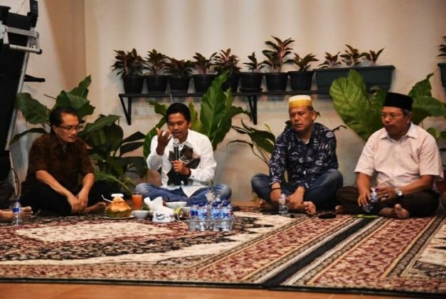 Cawagub Jabar Dedi Mulyadi, Ngabuburit bersama tokoh masyarakat di Grand Wisata, Tambun Selatan, Kabupaten Bekasi, Jumat (25/5/2018).