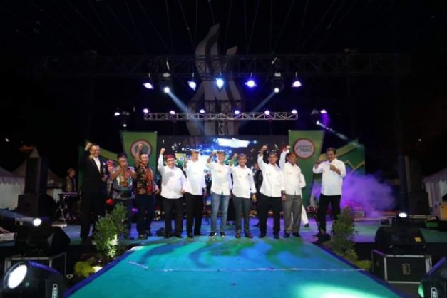 Foto : Malam Tasyakuran 100 Hari Kerja Bupati & Wakil Bupati Pamekasan di Monumen Arek Lancor