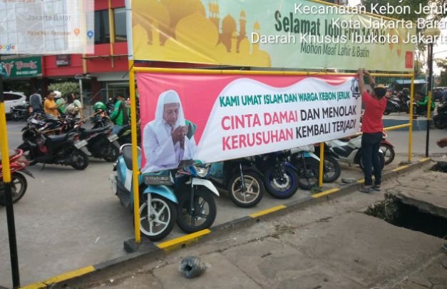 Foto: spanduk himbauan tolak rusuh