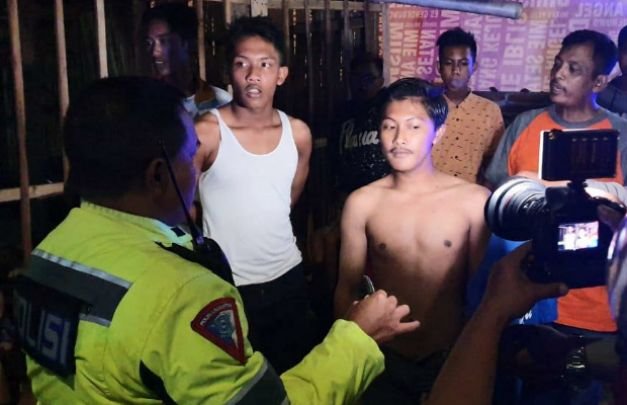Foto: Kasat Lantas Polres Lumajang AKP IGP Atma Giri saat berada di lokasi
