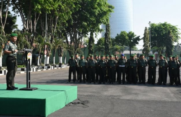 Foto: Danrem Bhaskara Jaya saat gelar apel