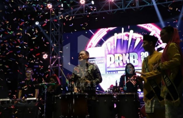 Foto : Bupati Bekasi, Eka Supria Atmaja