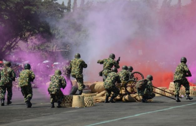 Foto: Parade Defile dan Drama Kolosal,saat Ramaikan HUT TNI ke-74 