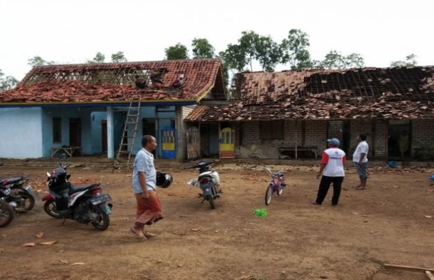 Foto : Rumah Korban Angin puting beliung di Torjun Sampang