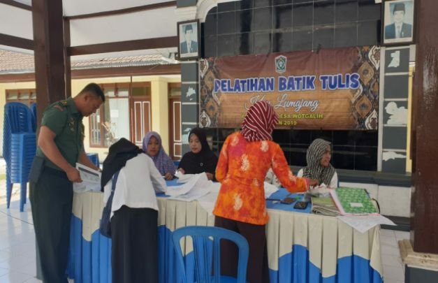 Foto: Pelda Guntur Rudi Purwanto, mendampingi warganya