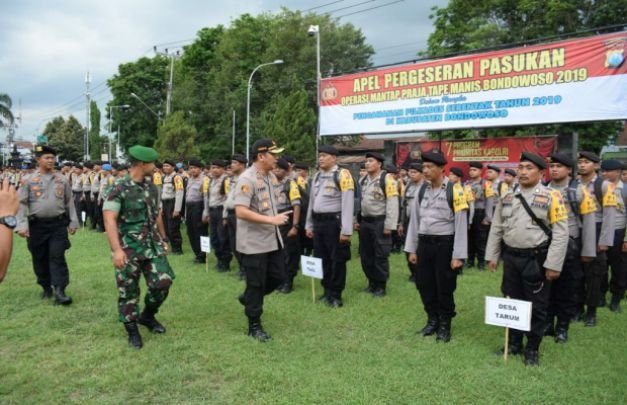 Foto : Apel pergeseran pasukan operasi mantap praja tape manis Bondowoso 2019