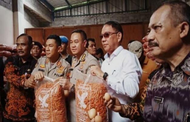 Foto: Salah satu xample barang bukti, ditunjukkan petugas pada awak media