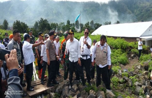 Foto: Wakil Gubenur Jawa Timur, saat meninjau Langsung Korban Terdampak Banjir Bandang Ijen Bondowoso