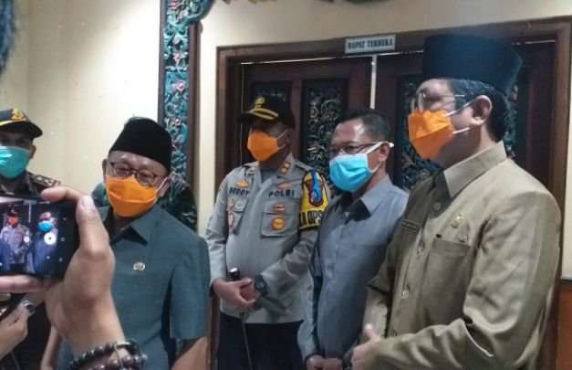 Foto: Bupati Busyro, saat dikonfirmasi awak media usai paripurna lkpj 2019