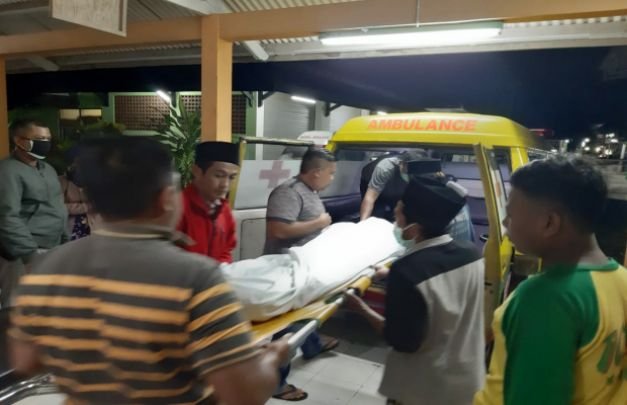 Foto: korban AS saat akan dibawa pulang ke rumah duka