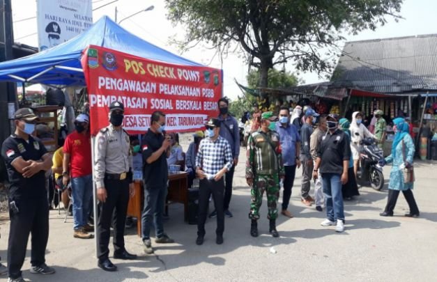 Foto : Giat pemberian masker kepada masyarakat 