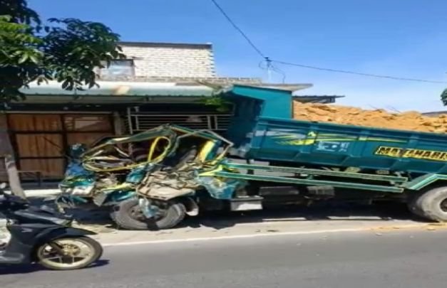 Foto : Kendaraan Dump Truck yang terlibat laka lantas di jl. raya Sejati Camplong