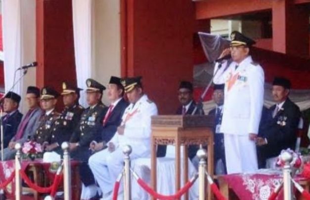 Foto: Bupati Sumenep KH Busyro Karim dalam perayaan HUT RI tahun lalu