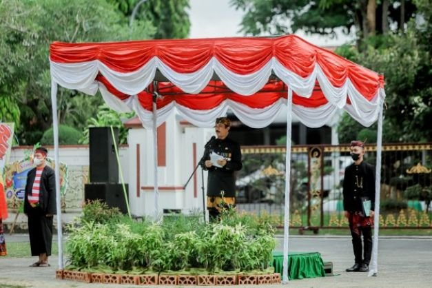 Foto : Wakil Bupati Pamekasan, Fattah Jasin bertugas sebagai pembina Upacara Hari Jadi Kabupaten Pamekasan ke 492.
