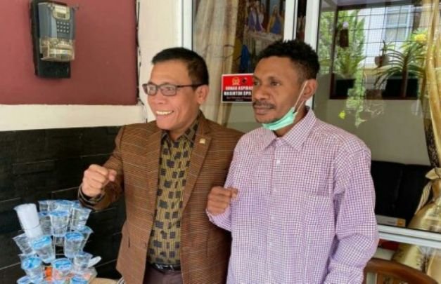 Foto: Dominggus dan Masinton Pasaribu 