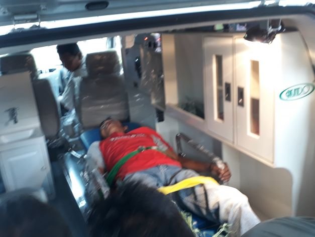Foto Korban Saat Diangkut Kedalam Mobil Ambulance