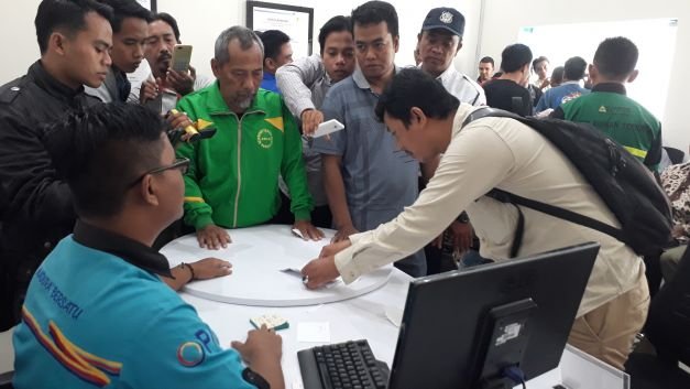 Foto Masyarakat Amuk Pegawai PLN Rayon Pamekasan