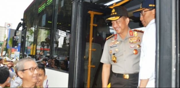 Kapolri Jenderal Tito Karnavian saat memantau kebijakan ganjil-genap di Kota Bekasi, Senin (12/3/2018).