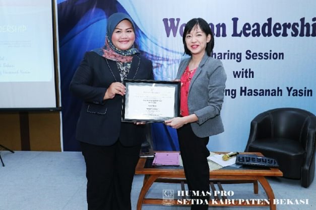 Bupati Bekasi, Neneng Hasanah Yasin, Memberikan Kuliah Umum Terbuka Dihadapan Ratusan Mahasiswa Dan Mahasiswi President University