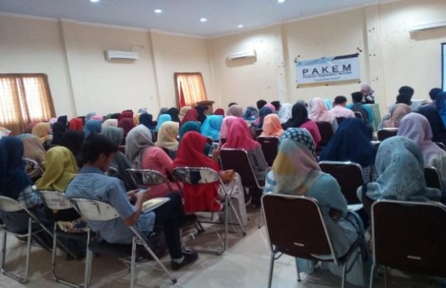 Foto : Terlaksananya Pelatihan Kepenulisan Makalah (PAKEM) di Ruang Lantai Dua Multi Center IAIN Madura