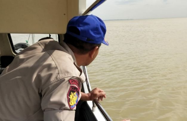 Foto:pencarian korban muara sungai kemoning sampang