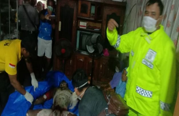 Foto: Nelayan kepulauan sumenep yang ditemukan membusuk saat diotopsi