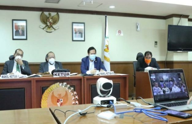 Foto : LaNyalla saat mengikuti launching virtual produk Konsorsium Riset dan Inovasi Covid-19